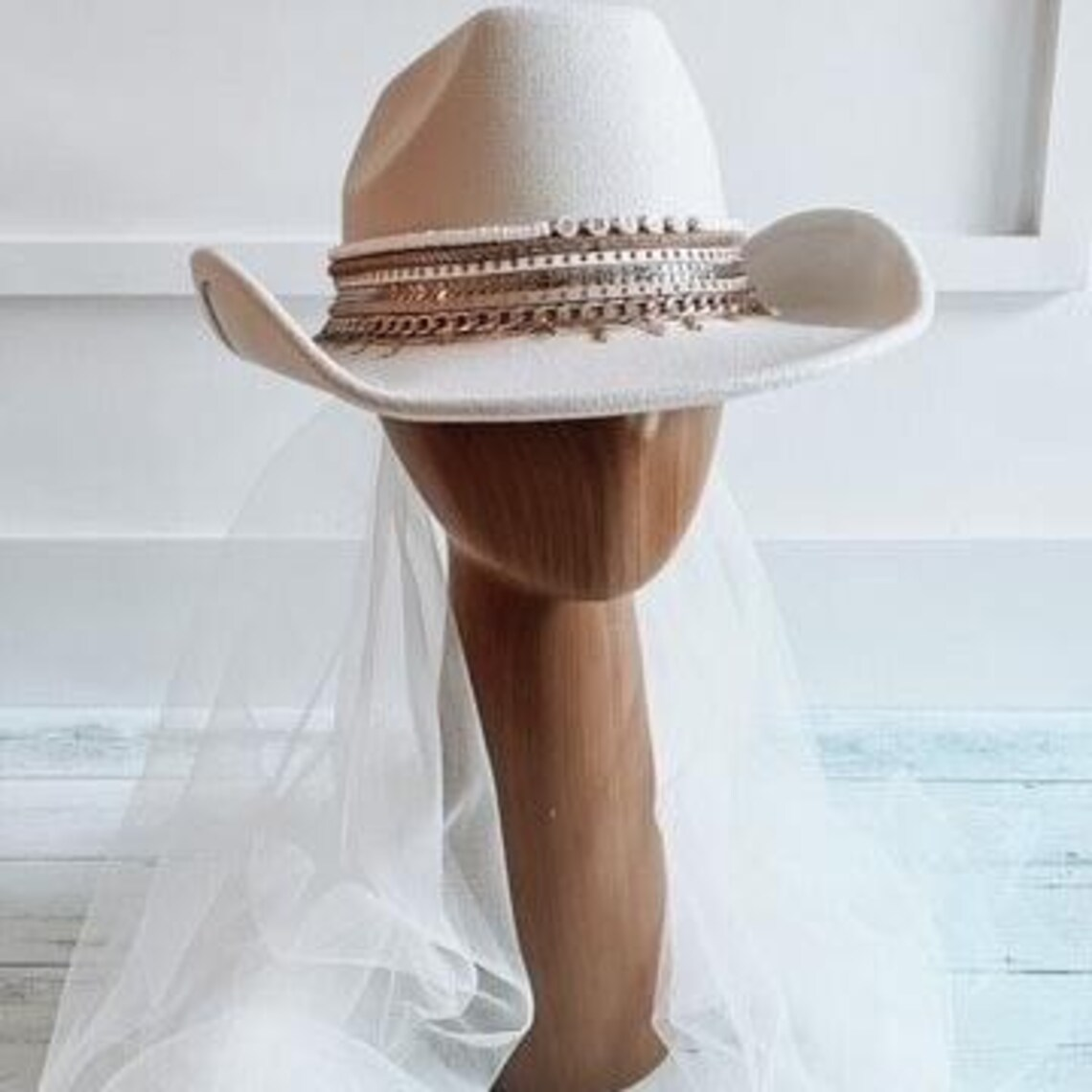 Custom Bride hat Bride hat with veil Bride cowboy hat with veil Bachelorette hat Wifey hat Bride to be hat MRS cowboy hat Bride cowgirl hat